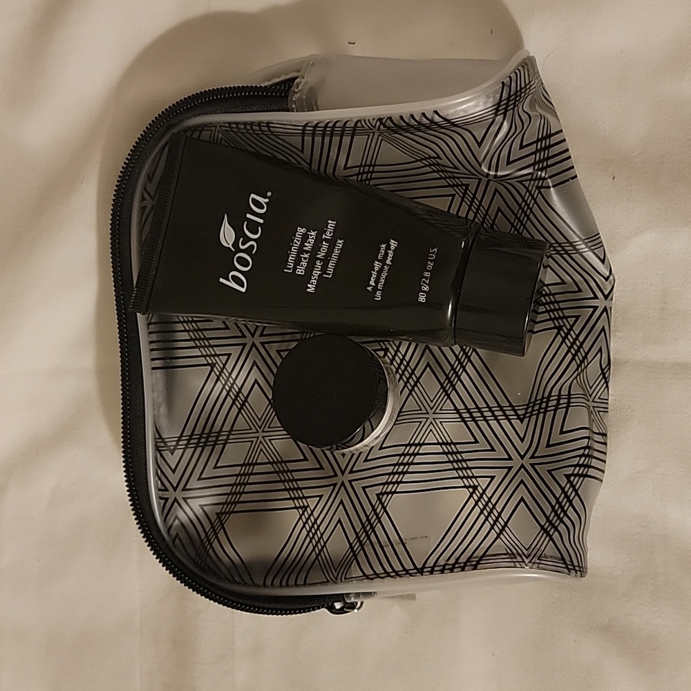NEW Boscia Luminizing Charcoal Mask 2.8 oz comes w bag and dermablend powder